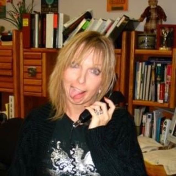 Meet your Posher, Janet - Picture 1 of 1